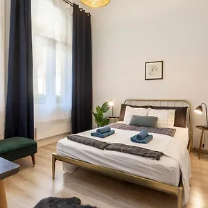 https://deluxe-downtown-home-by-elisabeth.inbudapesthotels.com